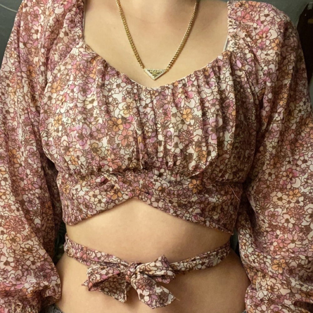 Brand new cropped long sleeve tie top